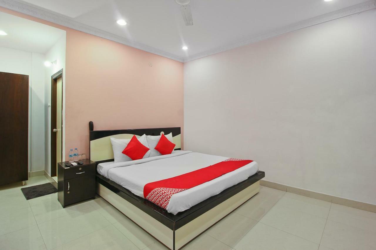 Oyo Flagship 463 Banjara Hills Hotel Hyderabad Exterior photo